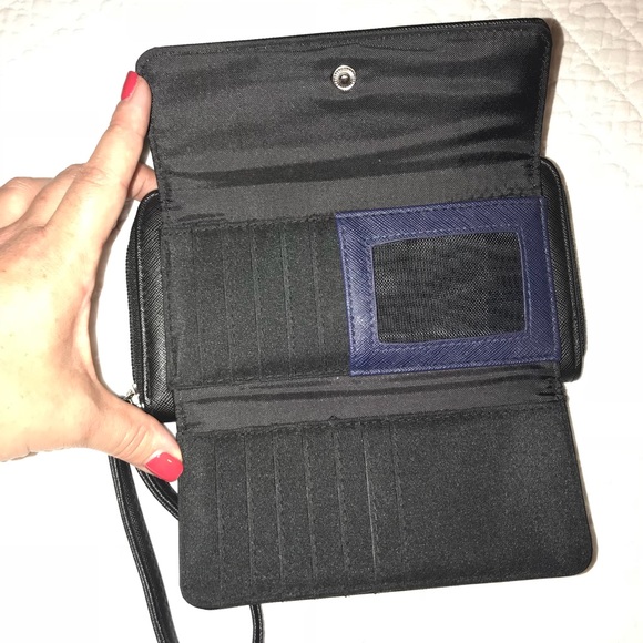 Nautica Wristlet - Picture 3 of 5